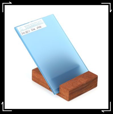 Een laag E-coating, comfortabel plus glas, perfecte combinatie voor gordijnmuren.